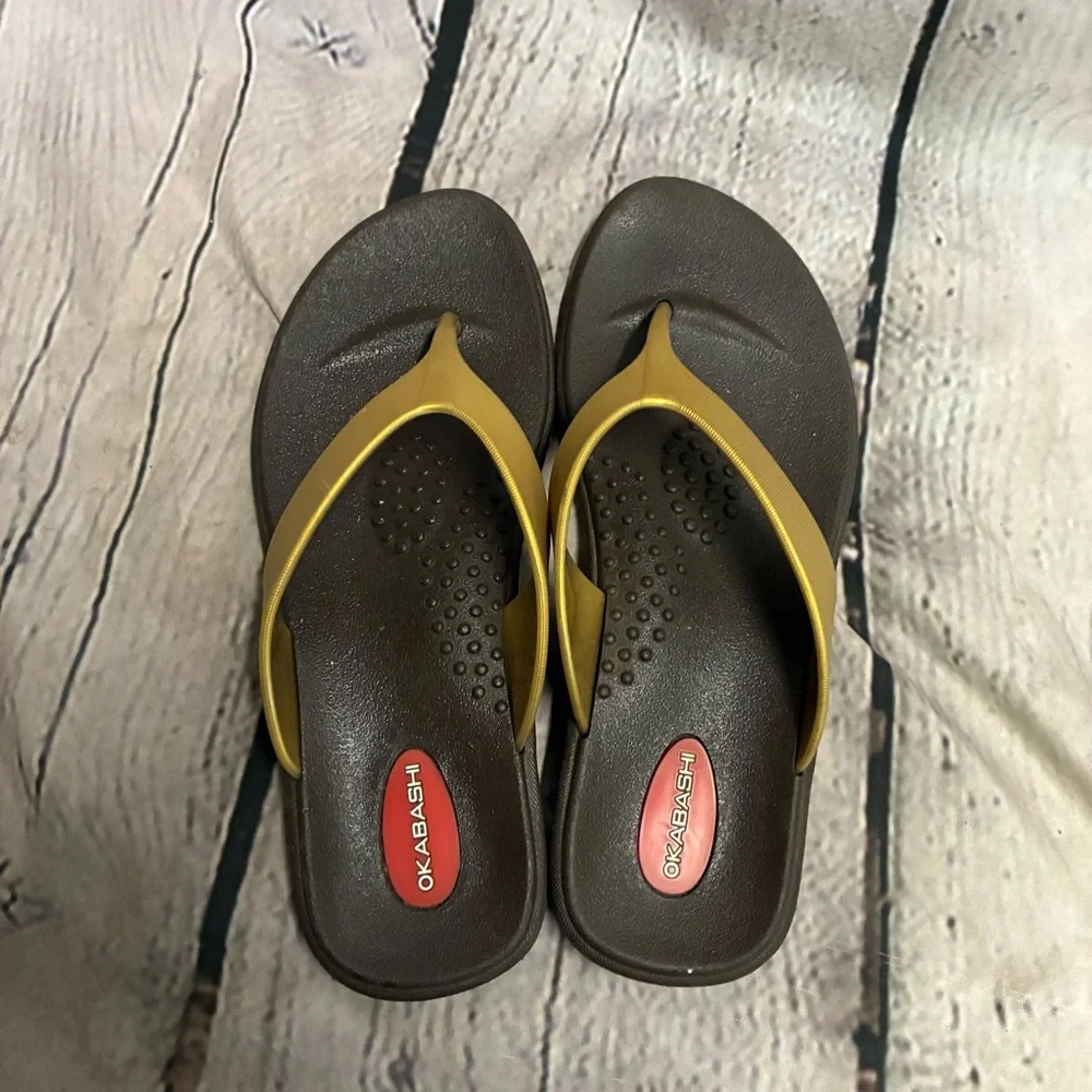 OKABASHI Women’s Maui Gold Thong Brown Flip Flop Beach Sandals Shoes EUC Size‎ M